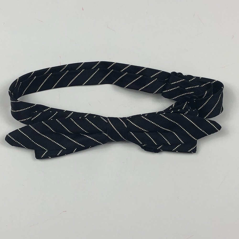 Macy’s Vintage Black and White Adjustable Striped Bow Tie Quiet Luxury Y2K 90’s